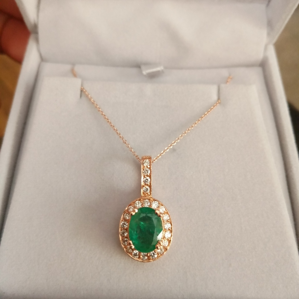 VIDEO!! Beautiful 14KT Rose Gold Emerald Diamond Necklace